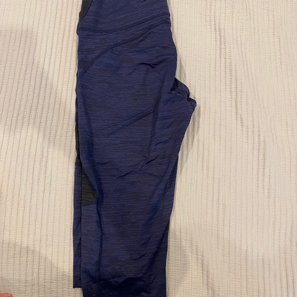 Outdoor Voices Capris 3/4 length - Picture 2 of 4